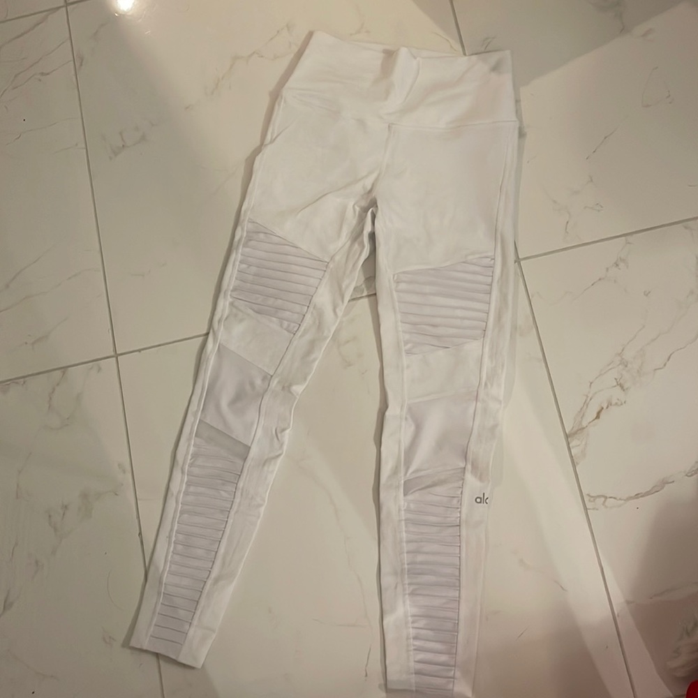 ALO YOGA MOTO LEGGINGS